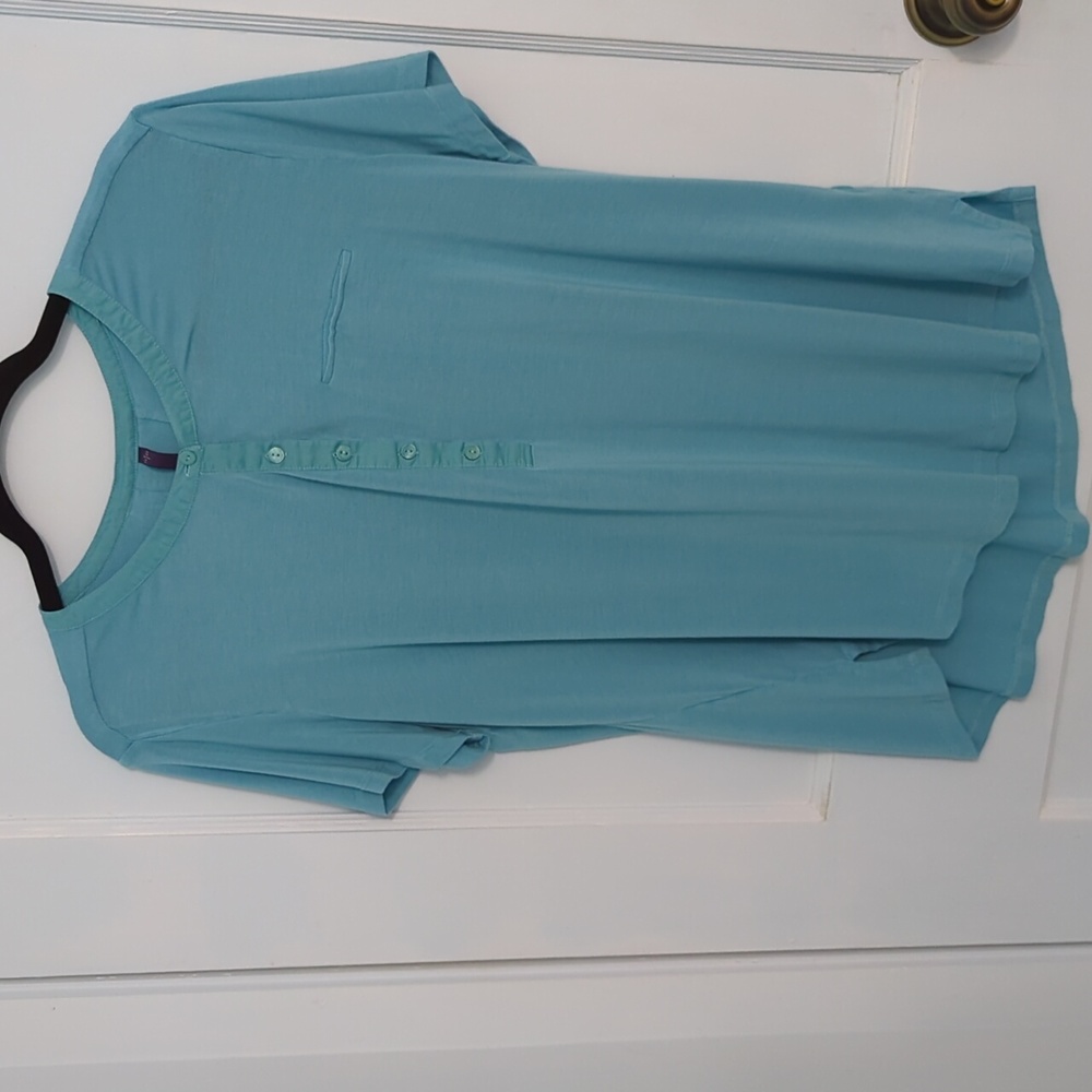 NYJD Size L Sky Blue Top with Five Buttons in Front and Pleated Accent Back